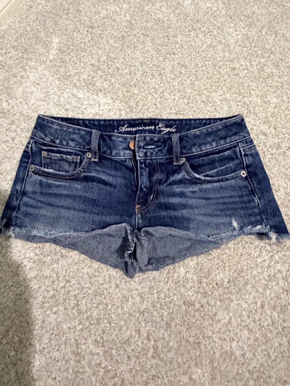 American Eagle low rise, short short